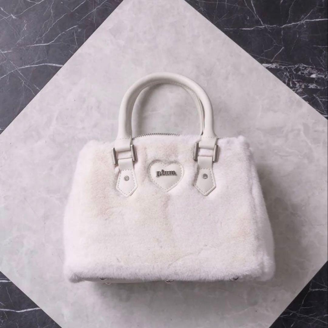 pium ビジューチェーン付きハートファー バッグ