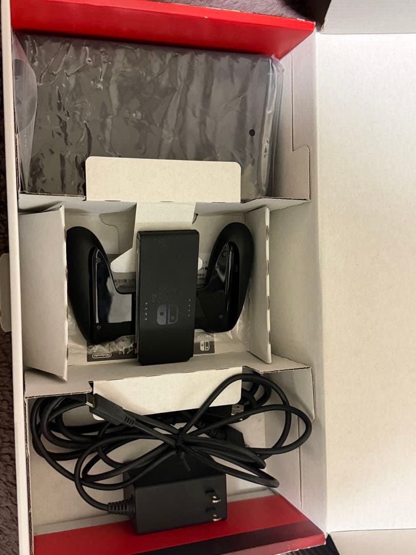 Nintendo Switch 本体 レッドブルー ジョイコン