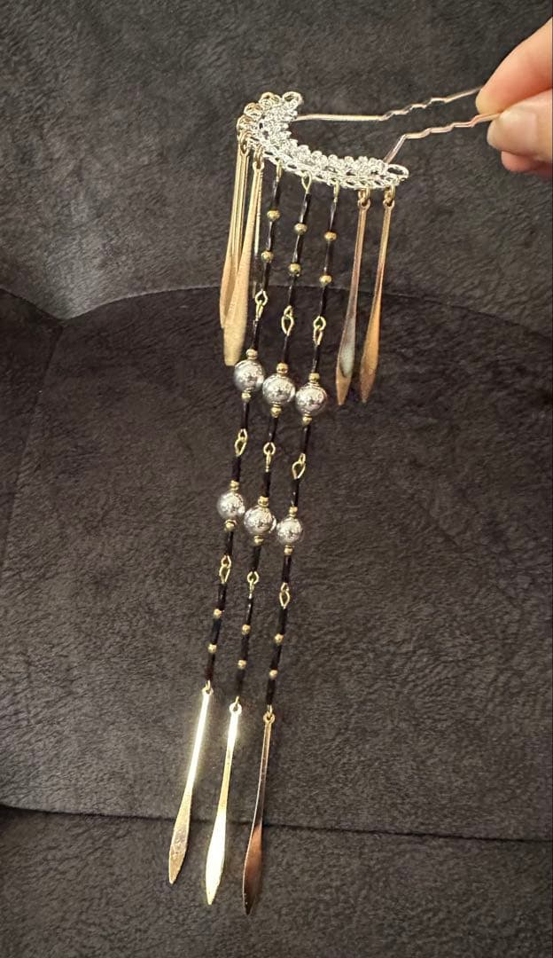 【豪華】ディップアート　髪飾り　成人式卒業式 白　黒　ゴールド　グレー　牡丹