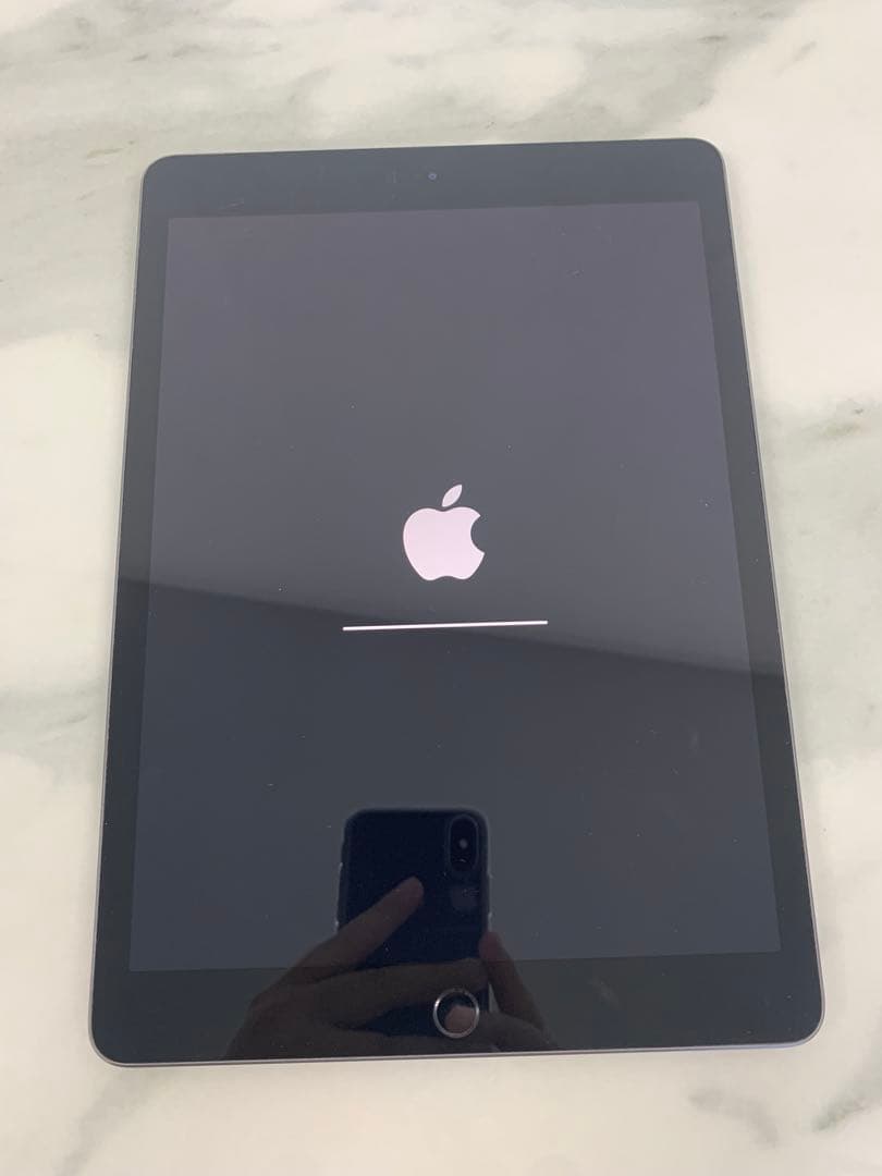 ＋ Apple iPad スペースグレー 第8世代