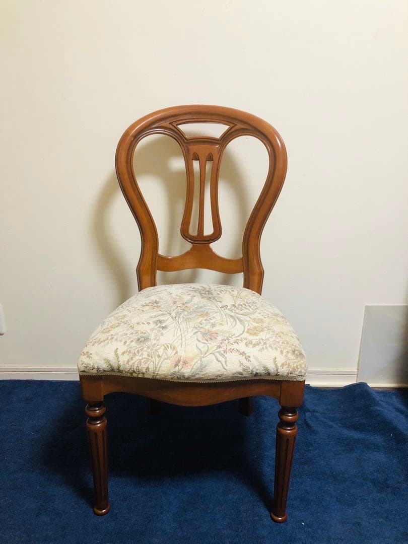 アンティーク　木製ダイニングチェア 花柄　①