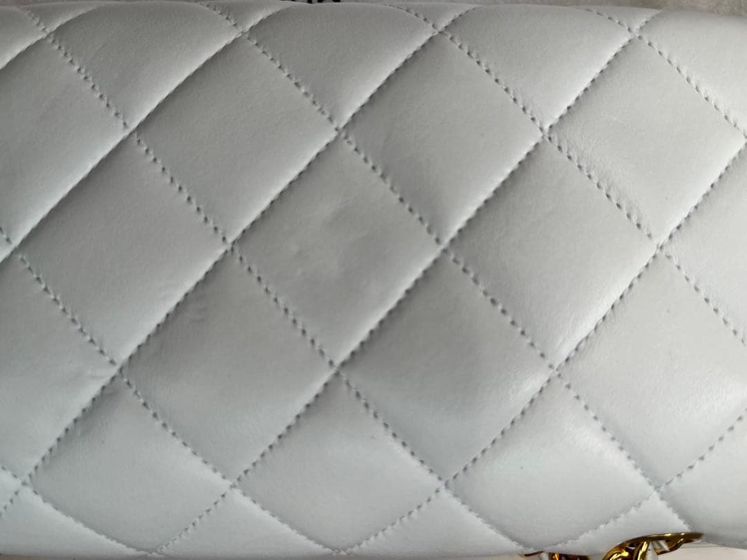 CHANEL ホワイト ショルダーバッグ