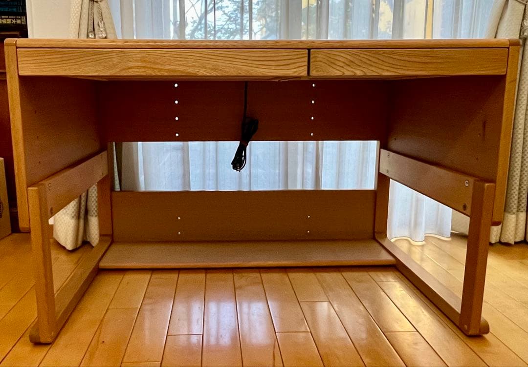 カリモク × ベネッセ 【学習机セット:① 机 】集中できる環境を考えた 学習机