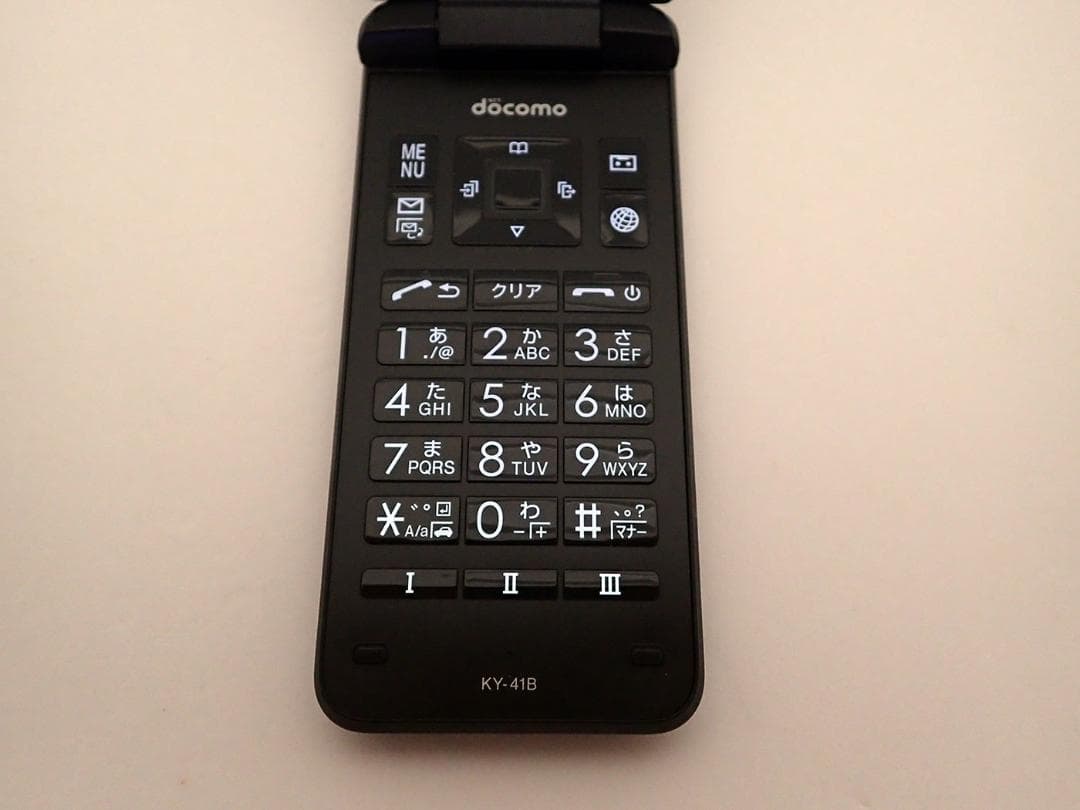 ほぼ新品！ docomo DIGNO ケータイ ベーシック KY-41B 黒