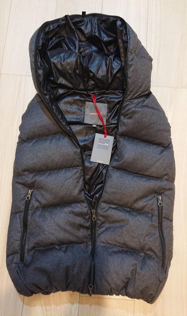 新品未使用 DUVETICA  レディース ダウンベスト 40 グレー