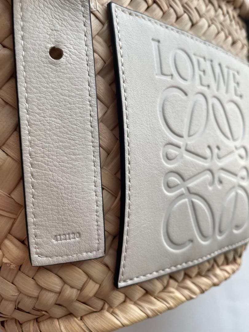 LOEWE ロエベ 白ロゴ入りバスケットバッグ スモール ベージュ