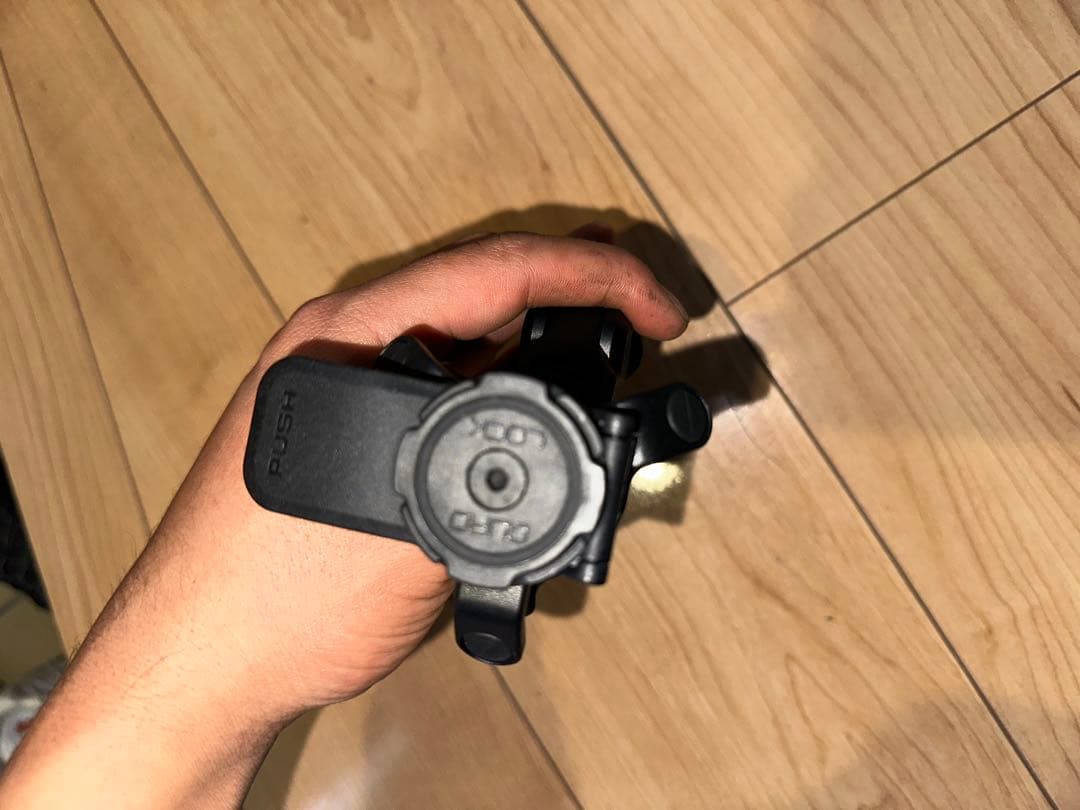 QUAD LOCK スマートフォン マウントアダプター