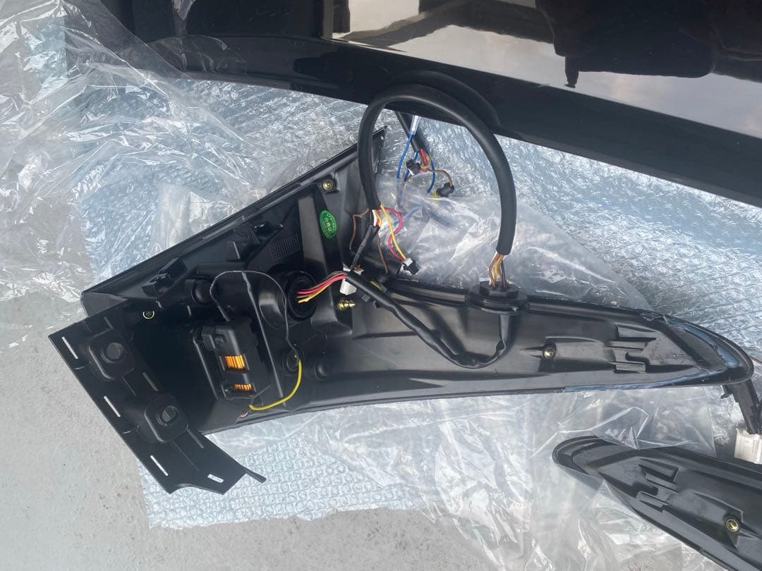 レクサス NX 10系　現行風　社外テールランプ中古