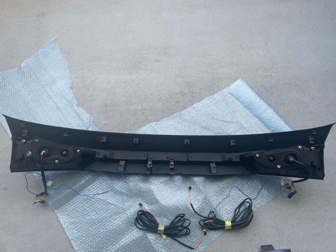 レクサス NX 10系　現行風　社外テールランプ中古