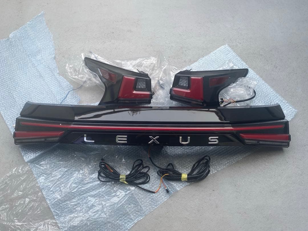 レクサス NX 10系　現行風　社外テールランプ中古