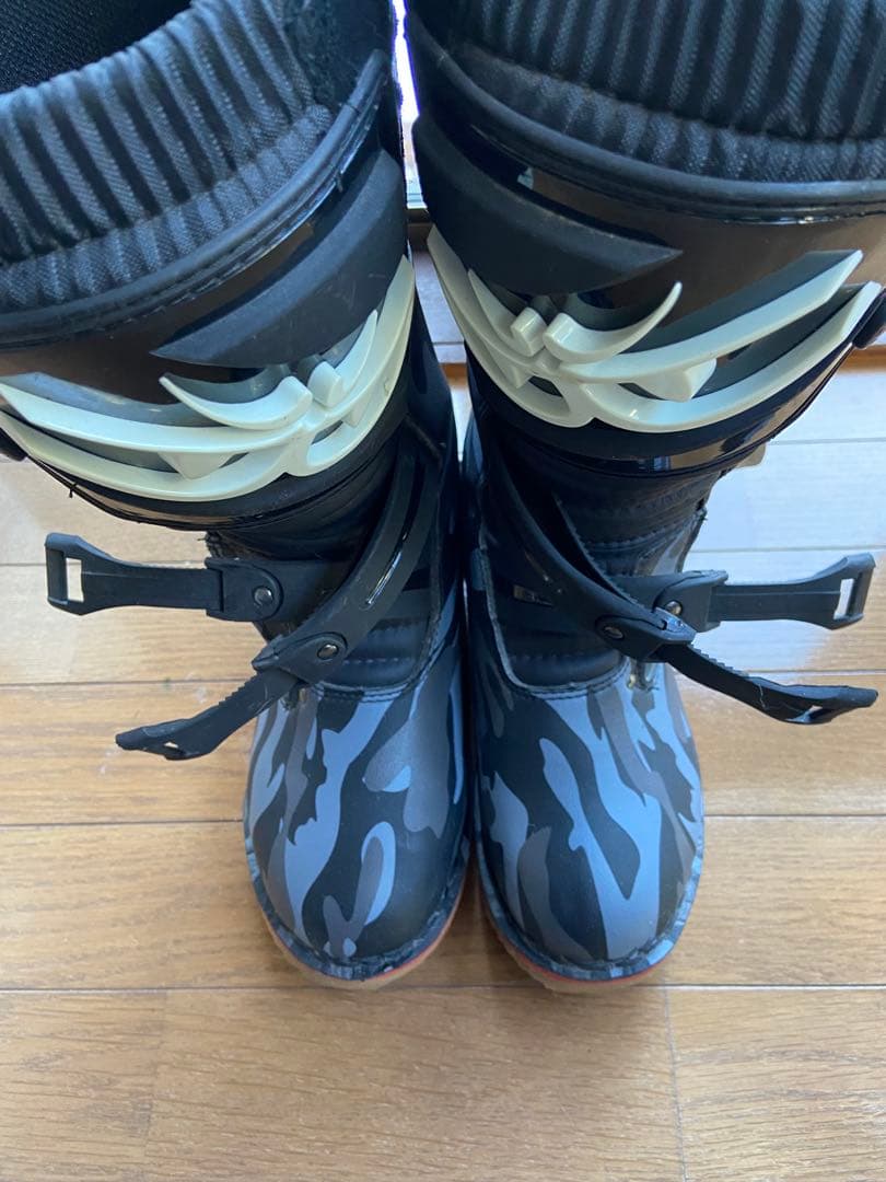 ベリックトライアルブーツ美品　26センチ程度