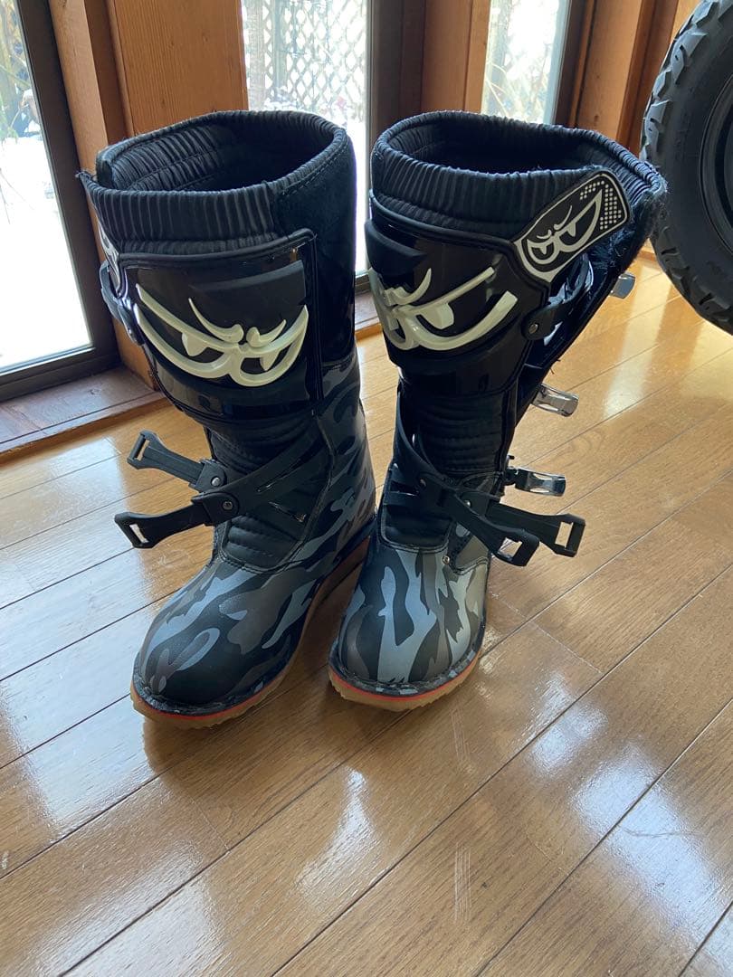 ベリックトライアルブーツ美品　26センチ程度