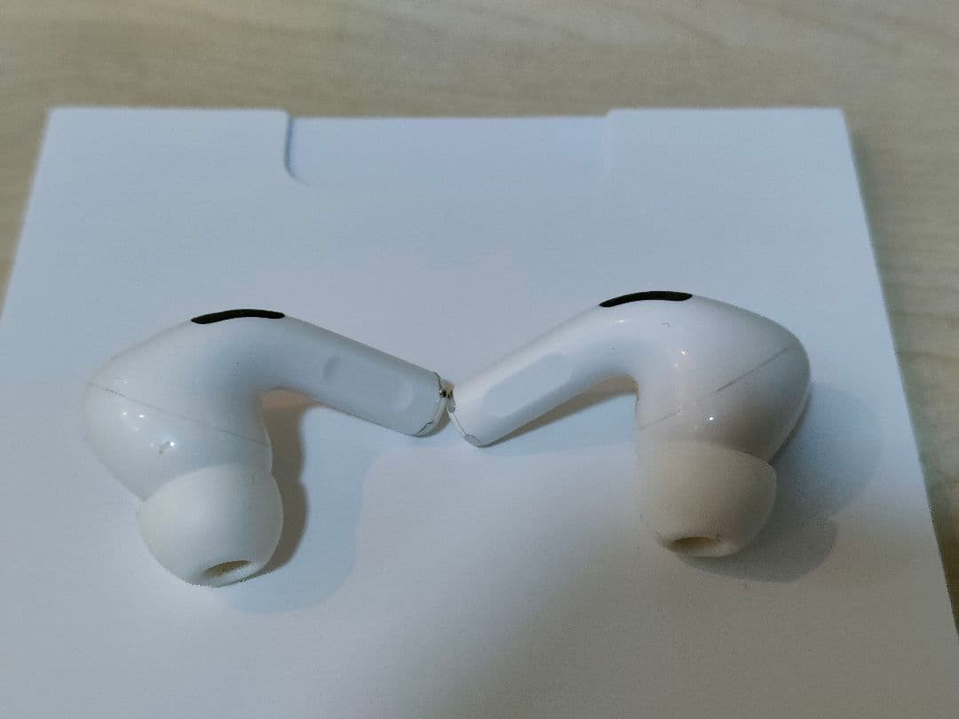 ガ*テ様 ☆airpods pro 第2世代　Lightning 美品