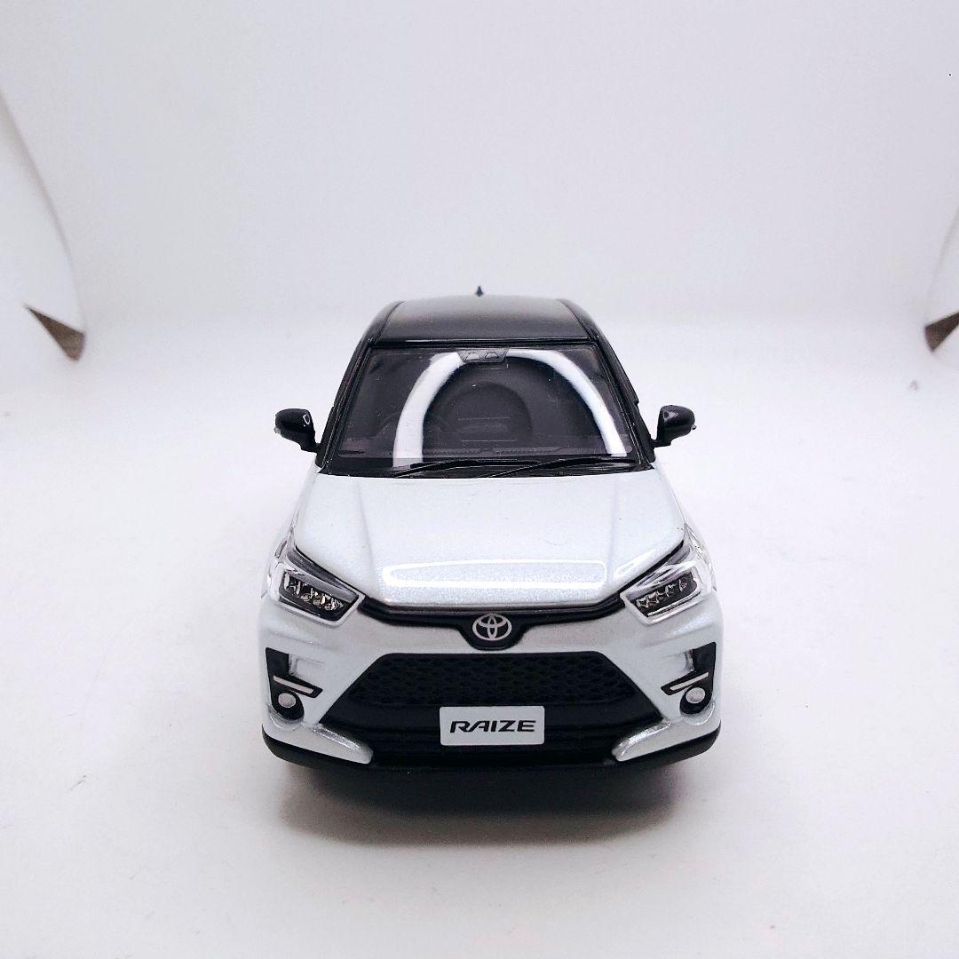 トヨタ ライズ カラーサンプル ミニカー 1/30 非売品
