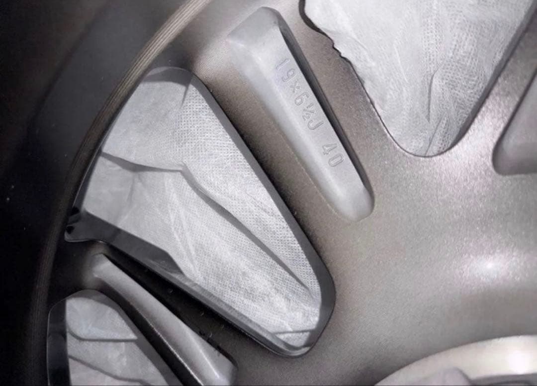 60プリウスphev純正ホイール