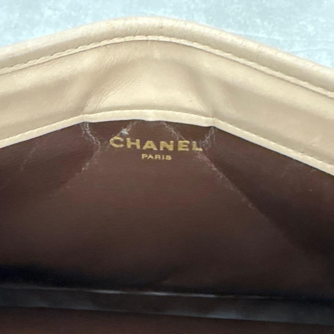 CHANEL ベージュ キルティング クラッチバッグ