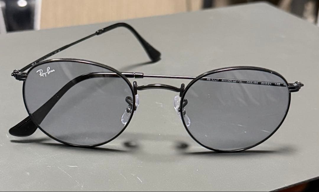 Ray-Ban ラウンドメタルサングラス ライトグレー