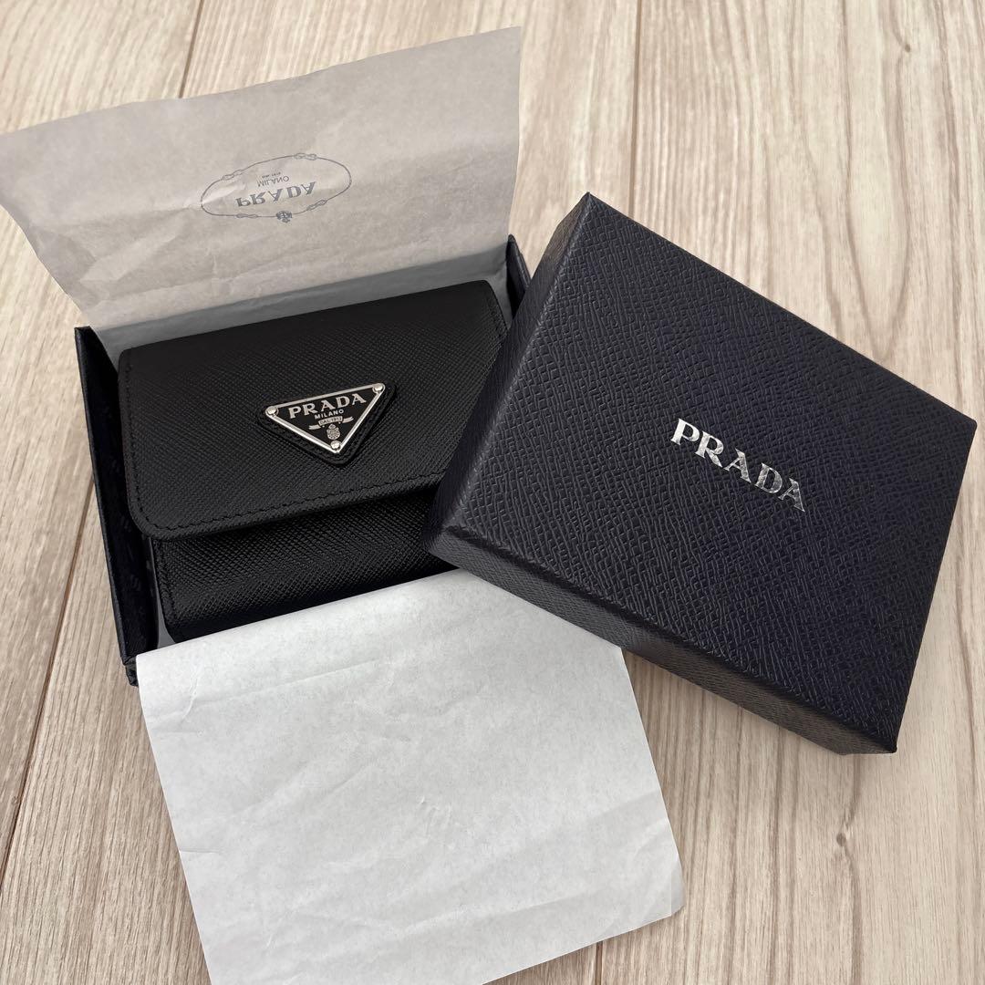 PRADA プラダ サフィアーノトライアングル ミニ財布