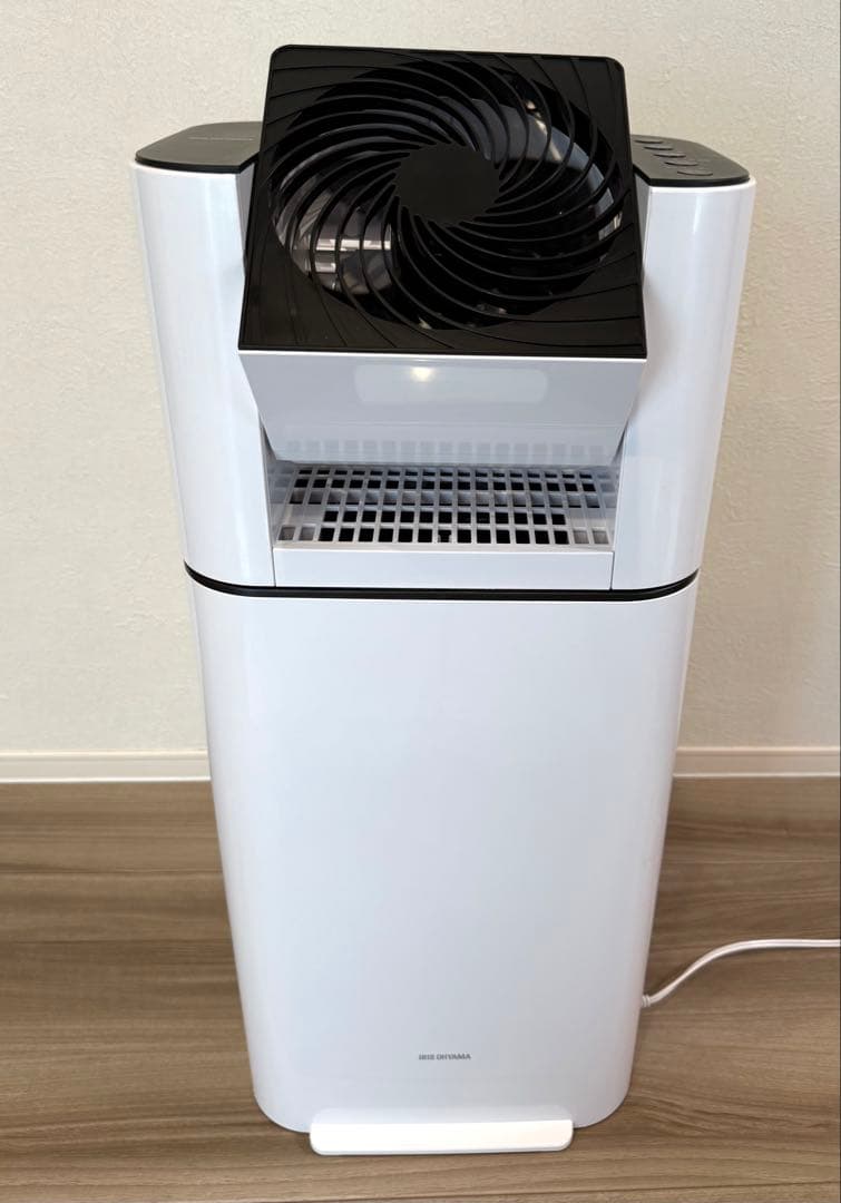 【極美品】アイリスオーヤマ 衣類乾燥除湿機 IJDC-N50-B