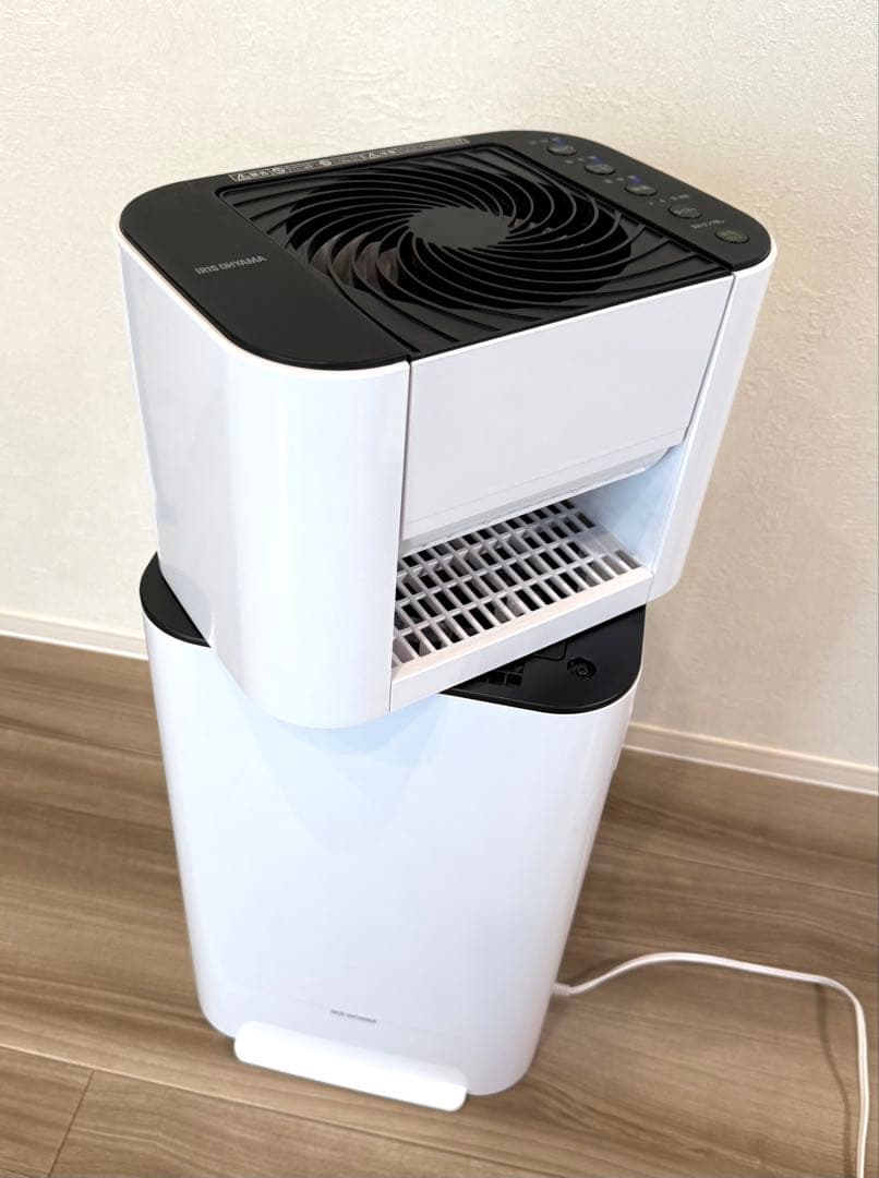 【極美品】アイリスオーヤマ 衣類乾燥除湿機 IJDC-N50-B