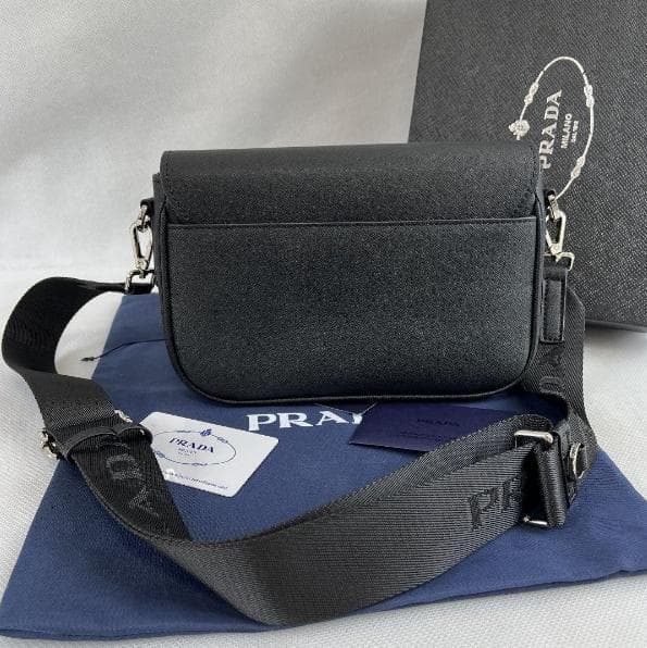 早い者勝ち！プラダ メンズショルダーバッグ ブラック