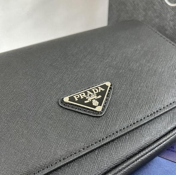 早い者勝ち！プラダ メンズショルダーバッグ ブラック