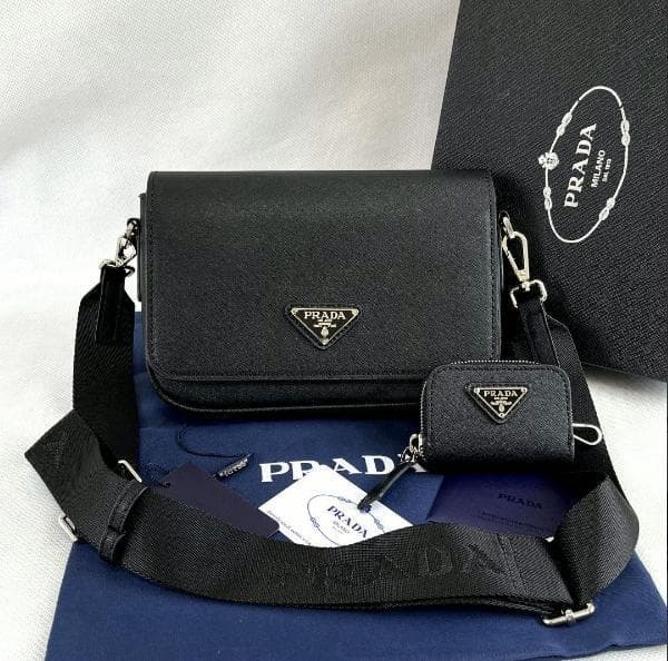 早い者勝ち！プラダ メンズショルダーバッグ ブラック