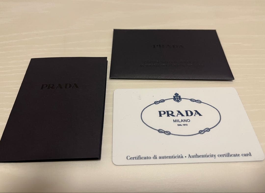極上品　プラダ　クラッチバッグ　サフィアーノトラベル　ギャランティカード　保存袋