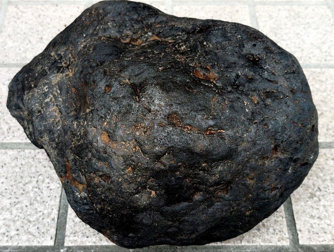 ひかる★マグネタイト原石★本宿コールドロン転石【川ズレ・ウブ・比重〜5】