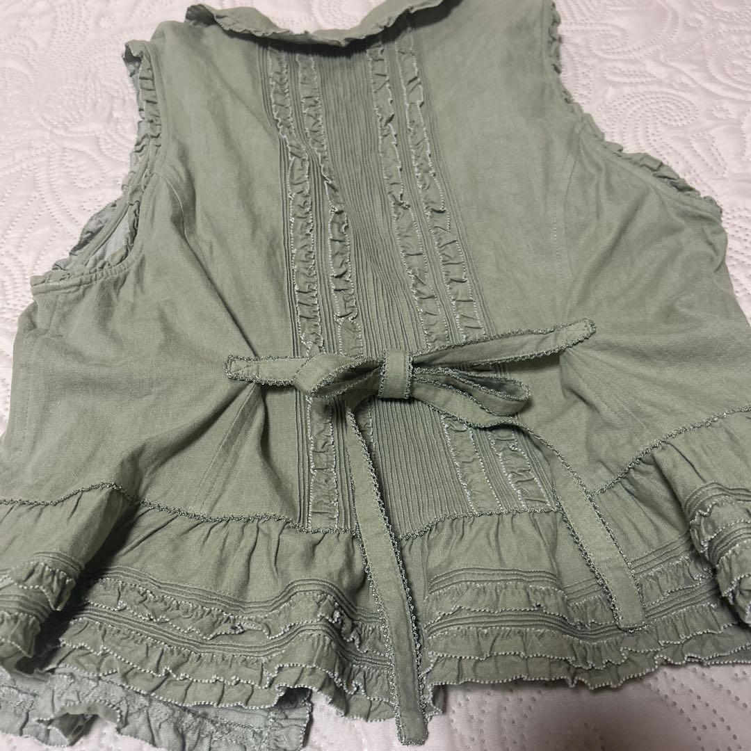 ピンクハウス　オリーブグリーン フリル ベスト