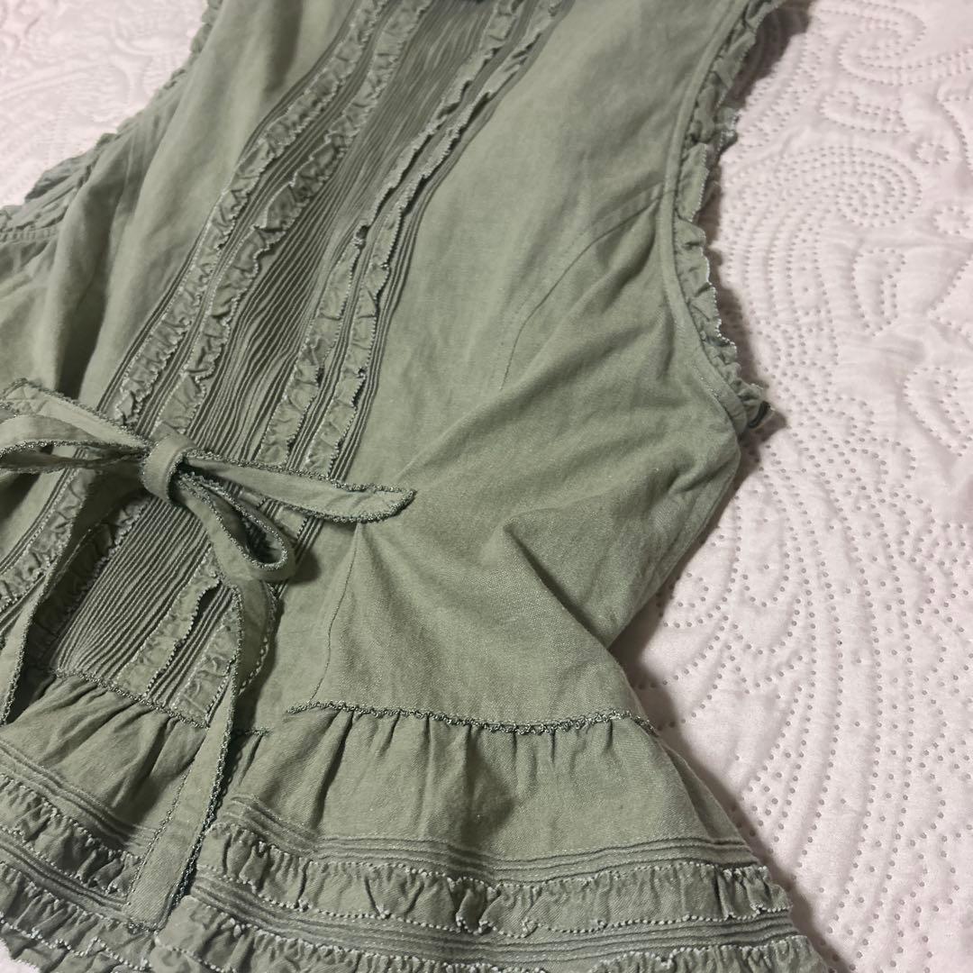 ピンクハウス　オリーブグリーン フリル ベスト