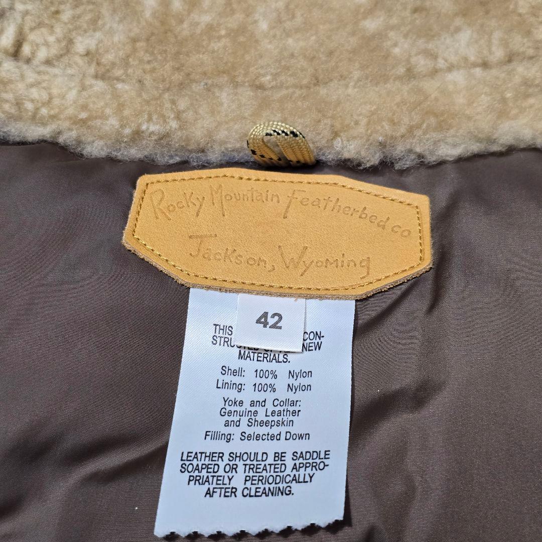 ロッキーマウンテンフェザーベッド ダウンベスト クリスティ マスタード 42