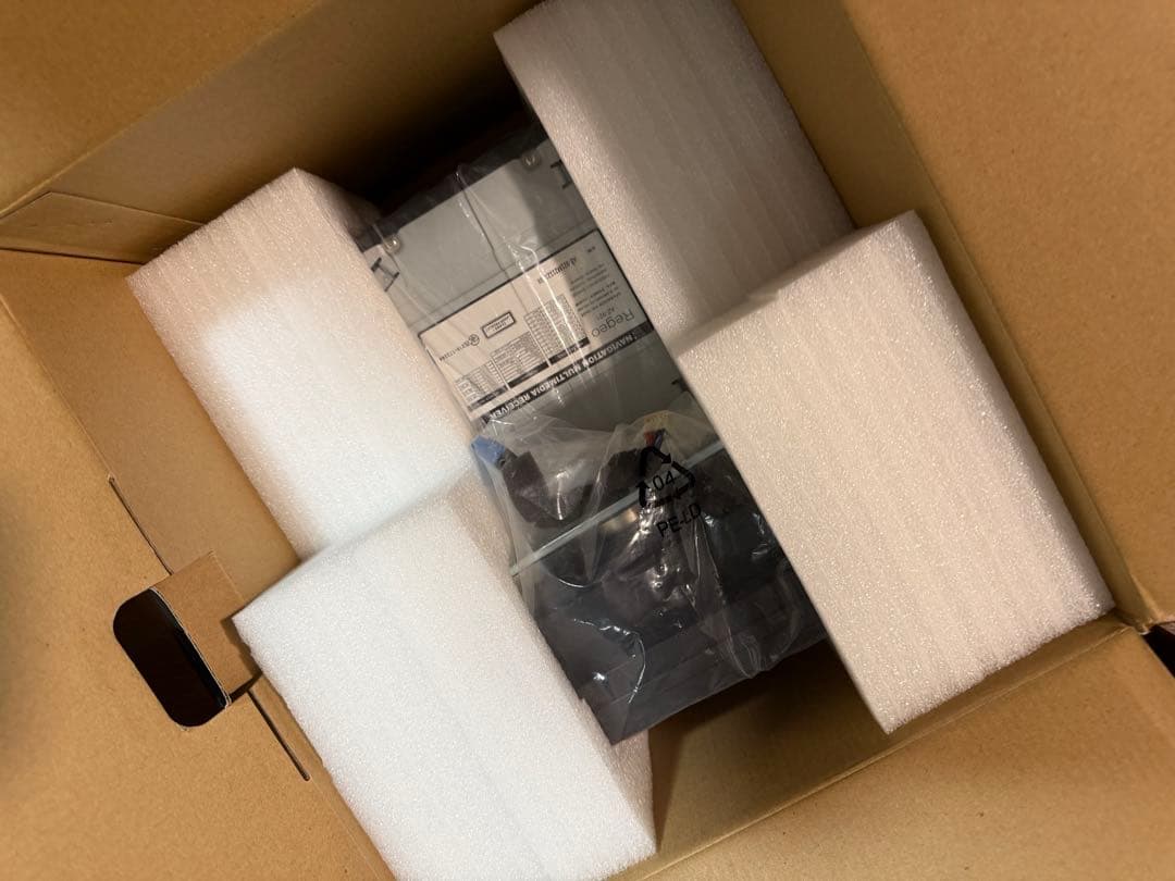 送料込　Regeo AZ-921 カーナビ　フルセグ９インチ　フローティング