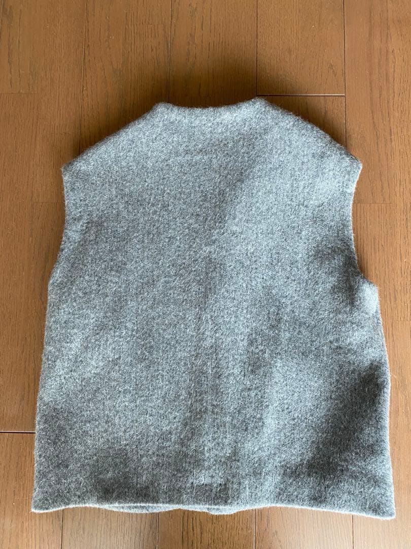 g グラムシャギー ニードル ウール ベスト グレー　キナリノモール