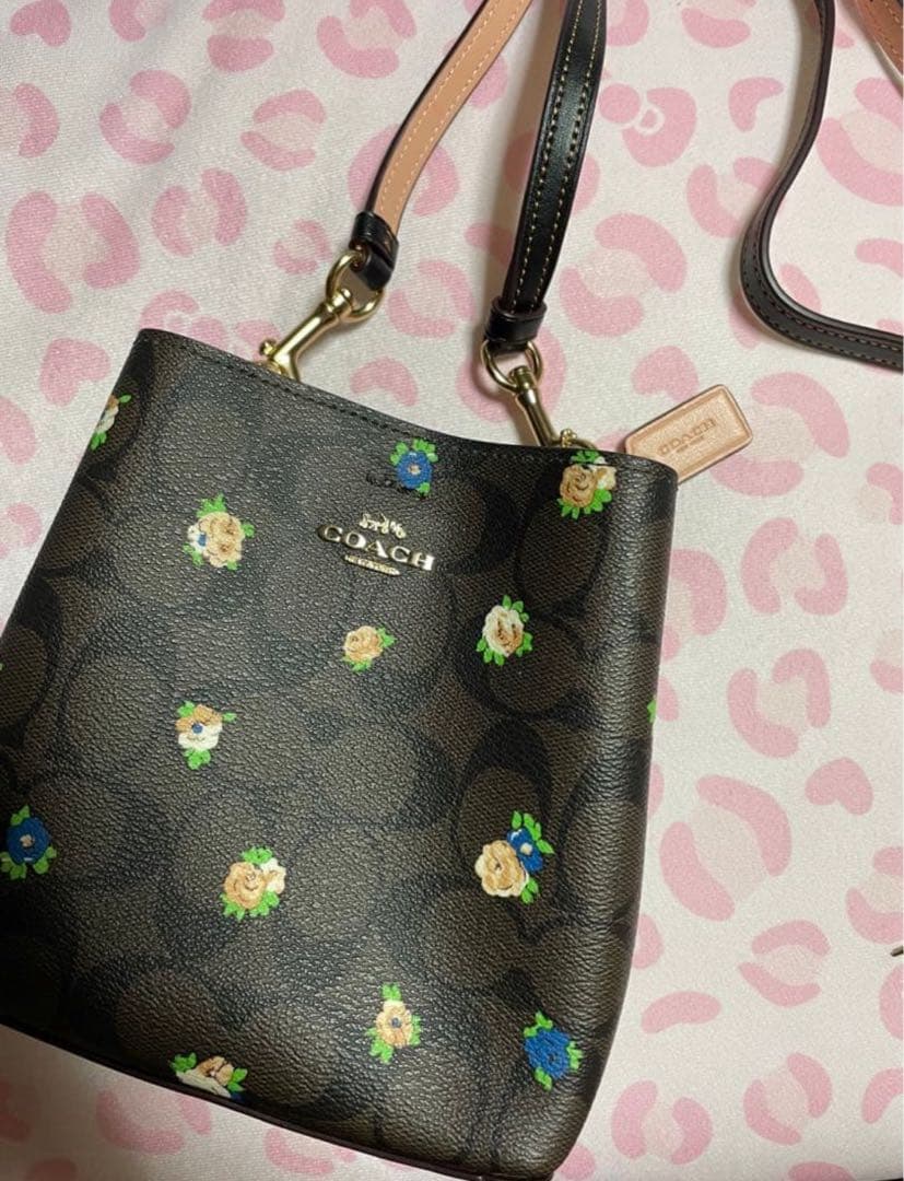 未使用♡ 断捨離中　コーチ　coach 小花　春　花柄　可愛い　ショルダー