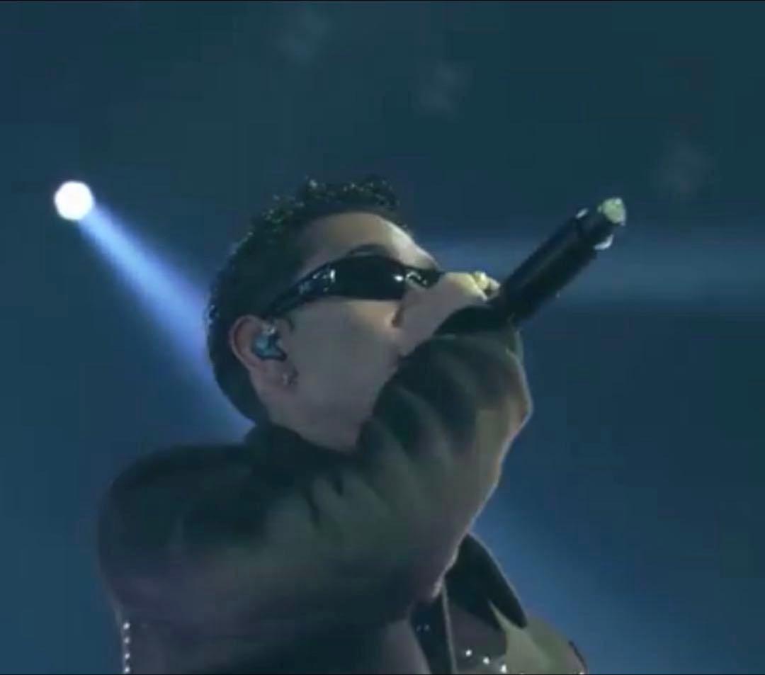 あ*様 最安価 helix LOGO SUNGLASSES BLACK io着用