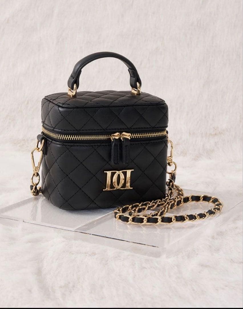 ダーリッチ キルティングスクエアミニバッグ ブラック Darich