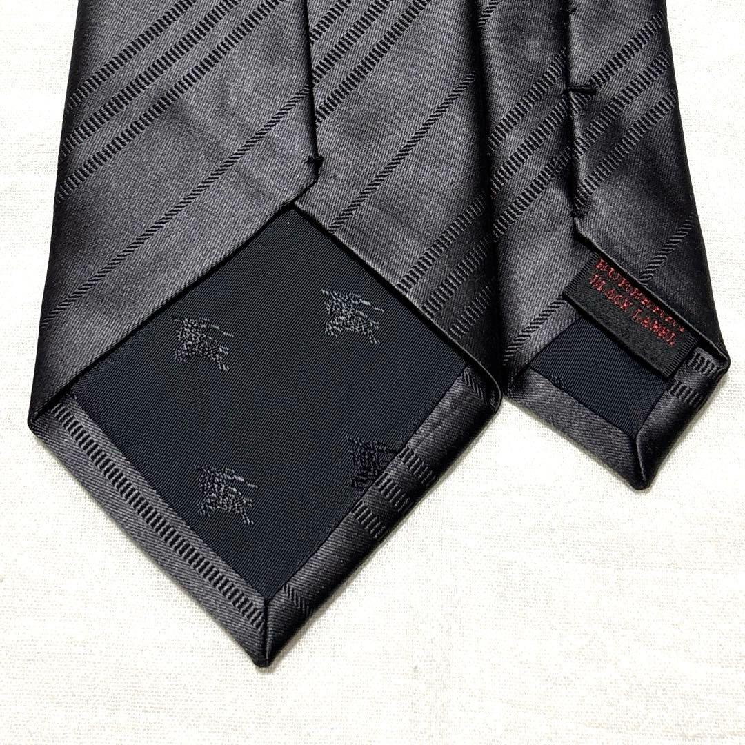 究極美品　バーバリー　ネクタイ　ブラック　無地ソリッド　ストライプ　光沢　肉厚