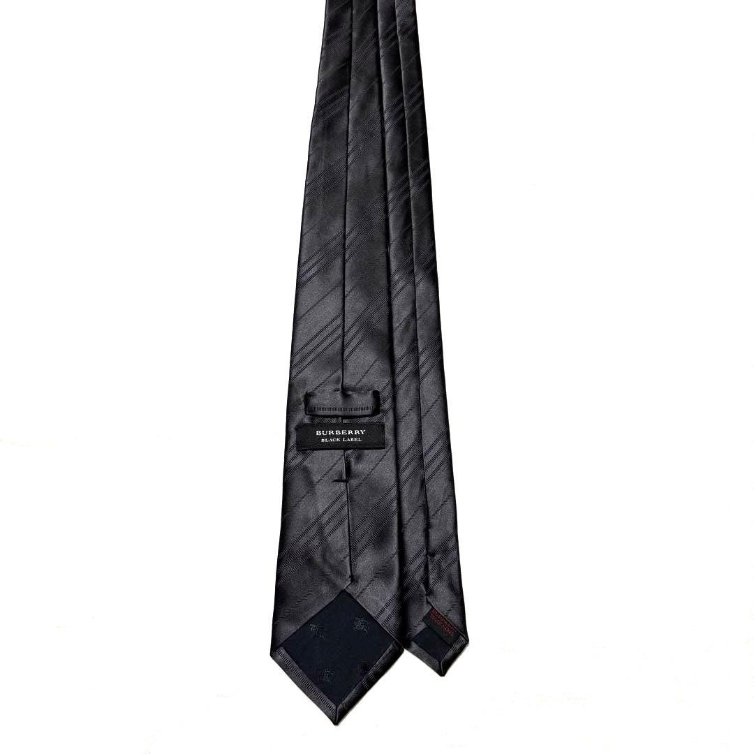 究極美品　バーバリー　ネクタイ　ブラック　無地ソリッド　ストライプ　光沢　肉厚