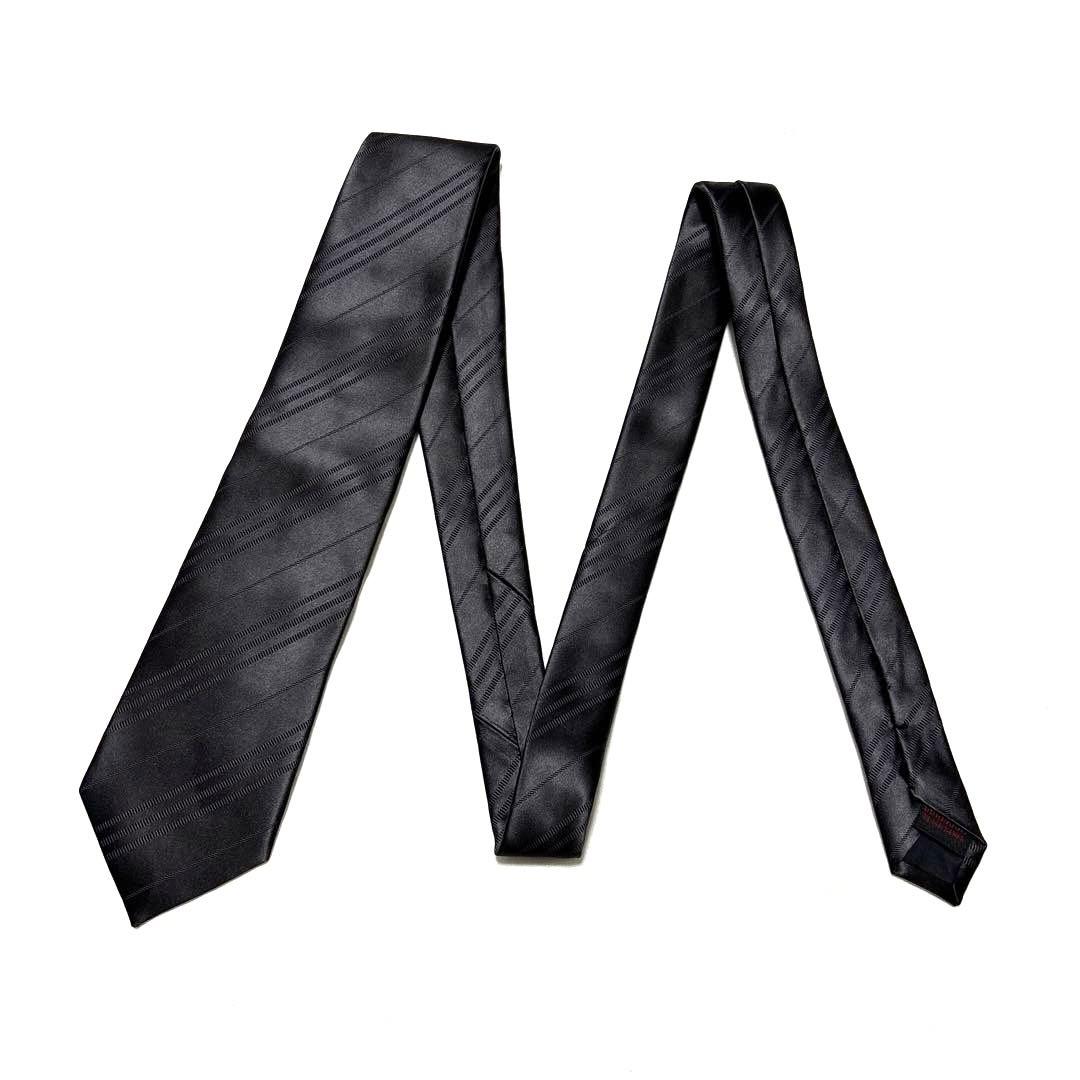 究極美品　バーバリー　ネクタイ　ブラック　無地ソリッド　ストライプ　光沢　肉厚