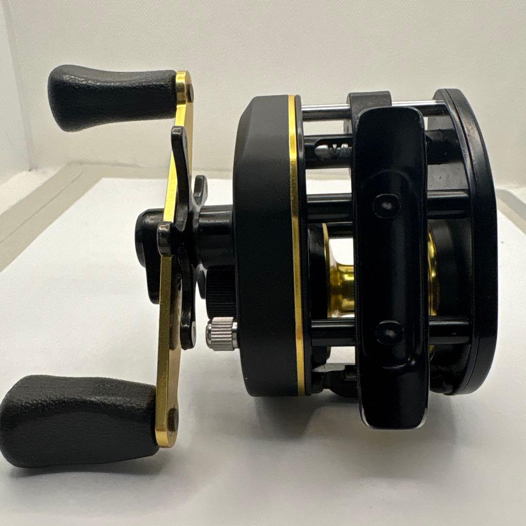 Daiwa MILLIONAIRE st-10AC8ハイスピード ベイトリール