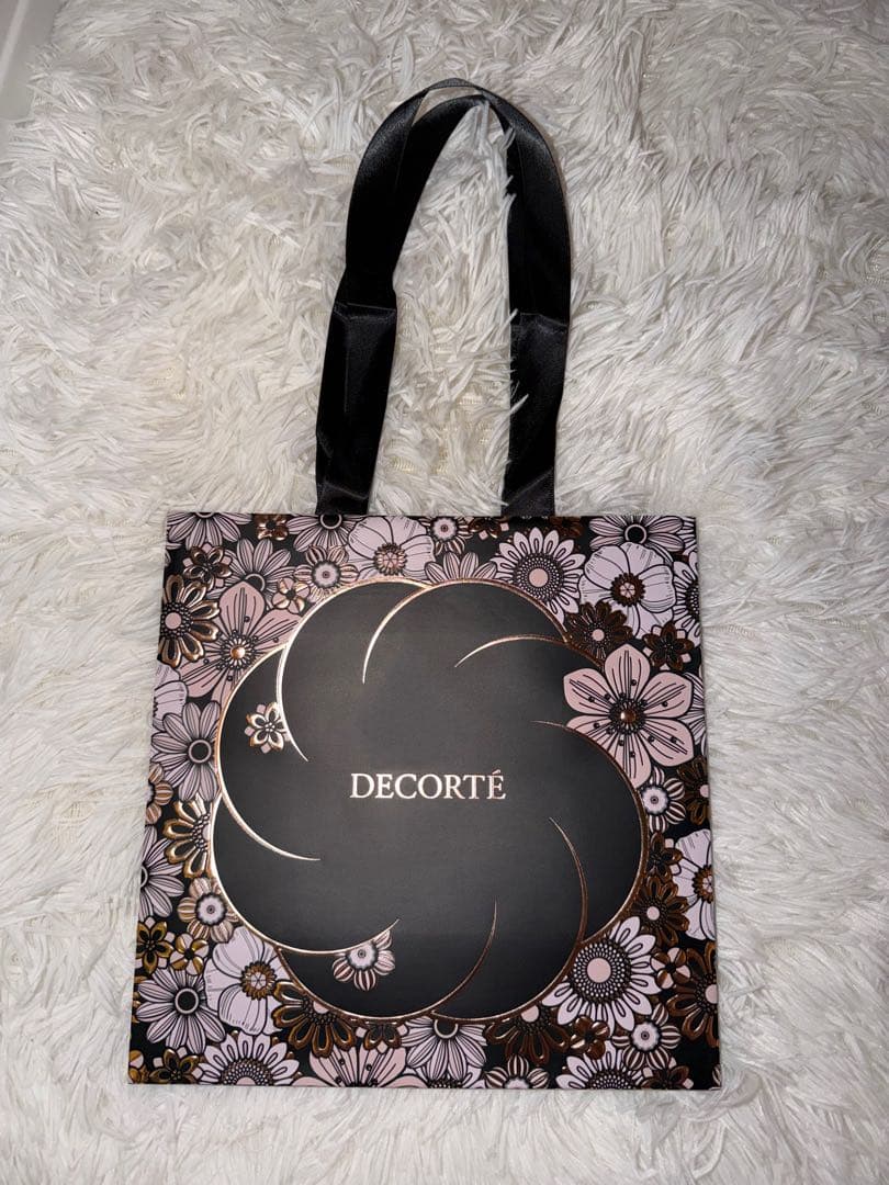 コスメデコルテ　クリスマスコフレ2025 エターナルブルームコレクショ