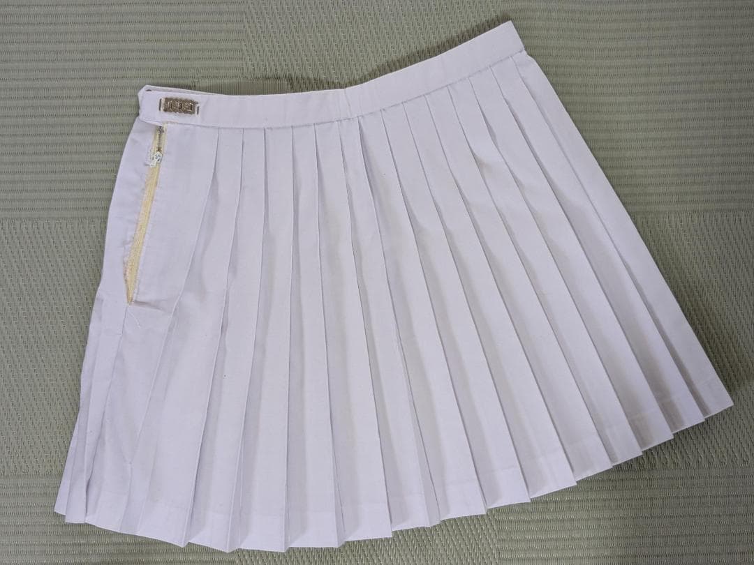 【希少】テニス用スコート　プリーツスカート型　白　サイズＭぐらい※昭和レトロ
