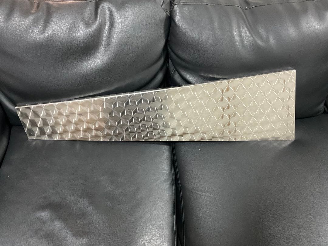 クオン用ウロコウインドパネル