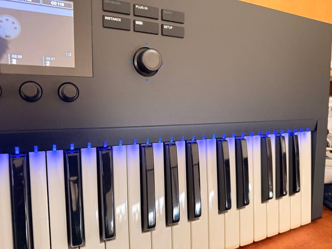 Komplete Kontrol S61 MK2 使用極少 美品