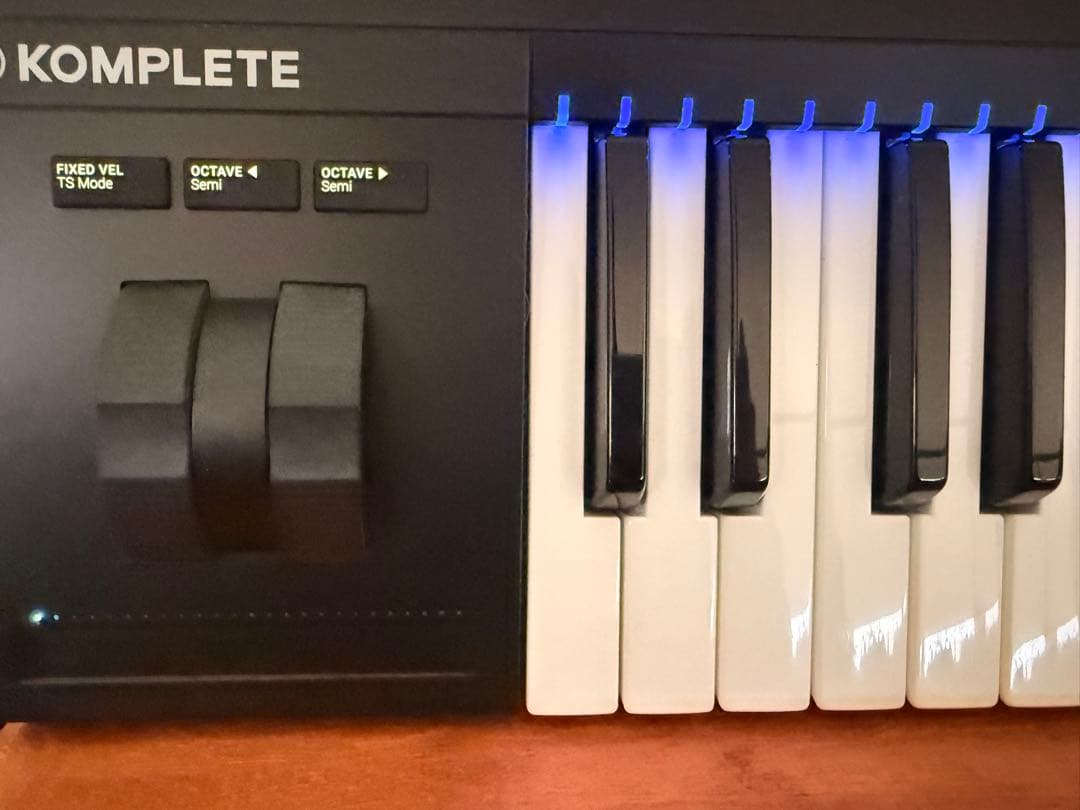 Komplete Kontrol S61 MK2 使用極少 美品