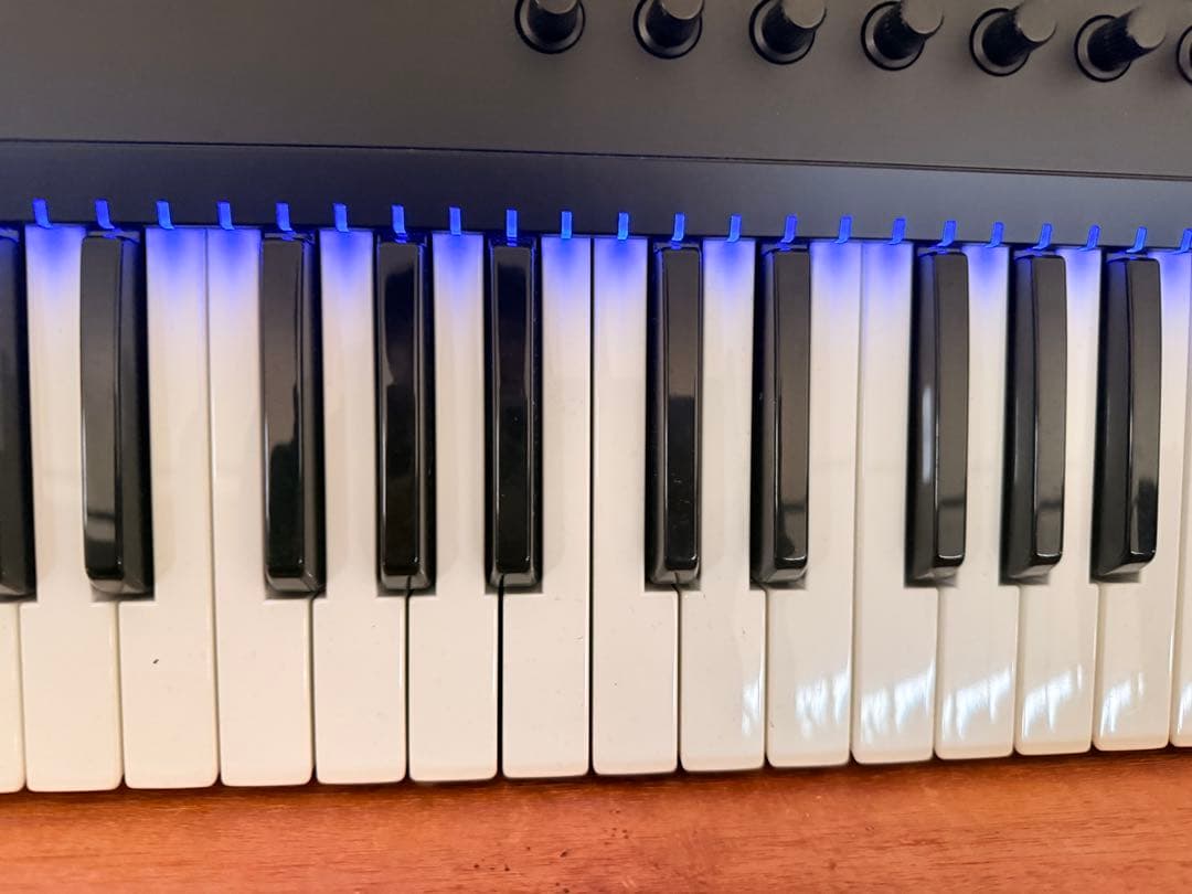 Komplete Kontrol S61 MK2 使用極少 美品