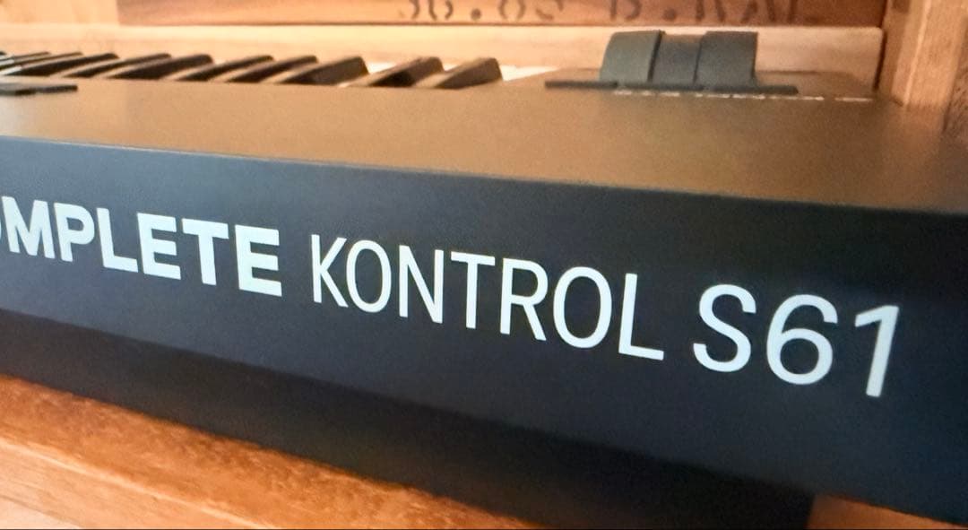 Komplete Kontrol S61 MK2 使用極少 美品