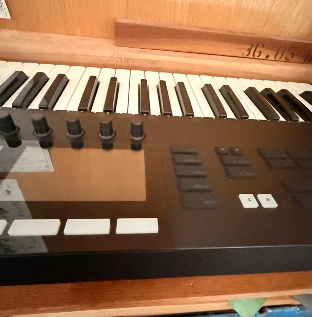 Komplete Kontrol S61 MK2 使用極少 美品