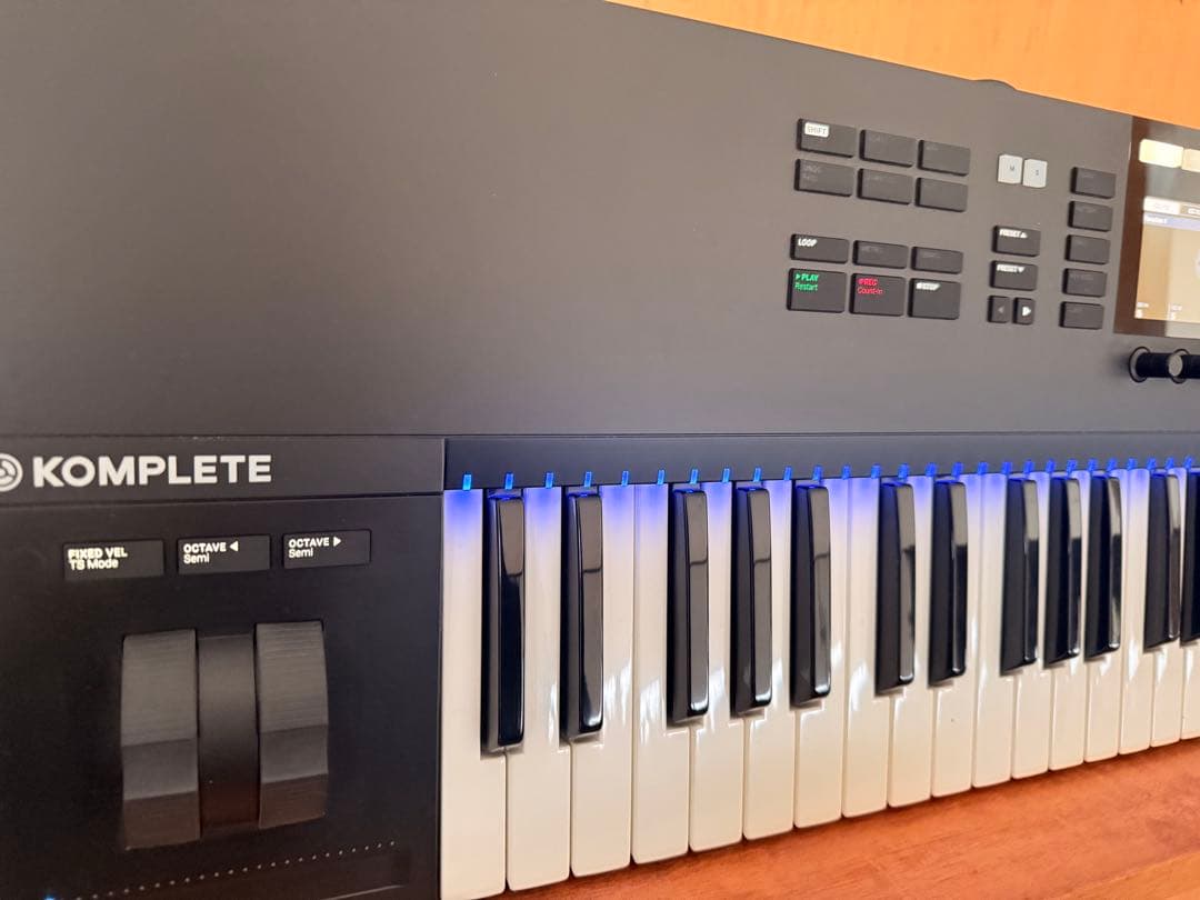 Komplete Kontrol S61 MK2 使用極少 美品